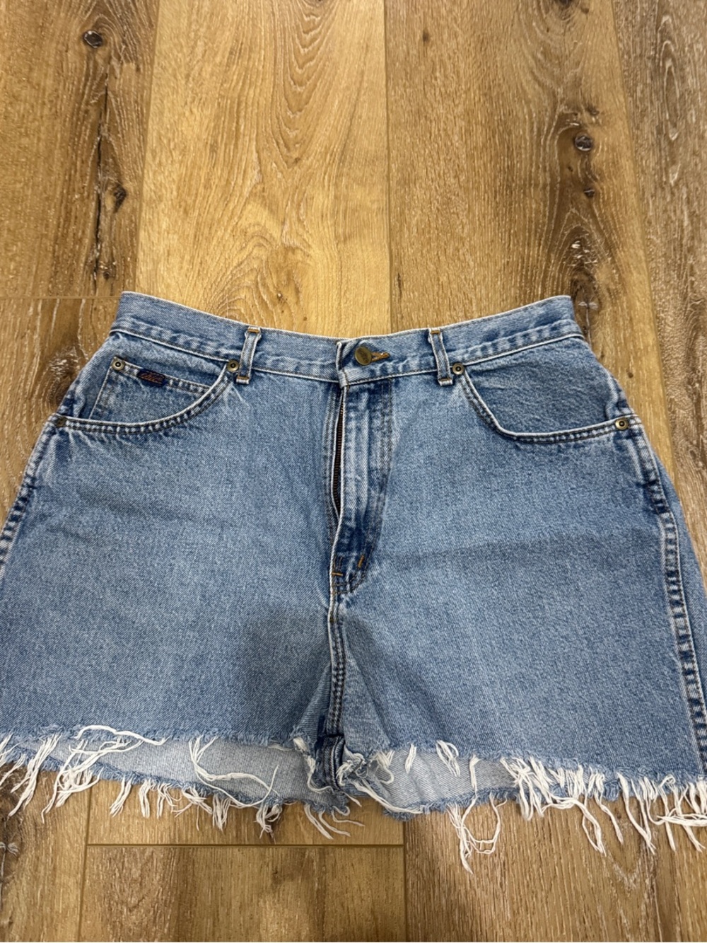Vintage chic High-Waist Light Blue Denim Cutoff Shorts